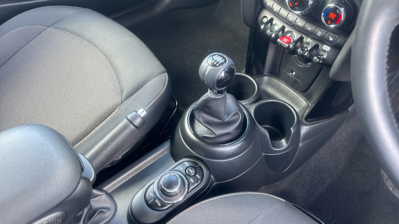 MINI Hatchback 1.5 Cooper Classic Premium 3dr Petrol Hatchback